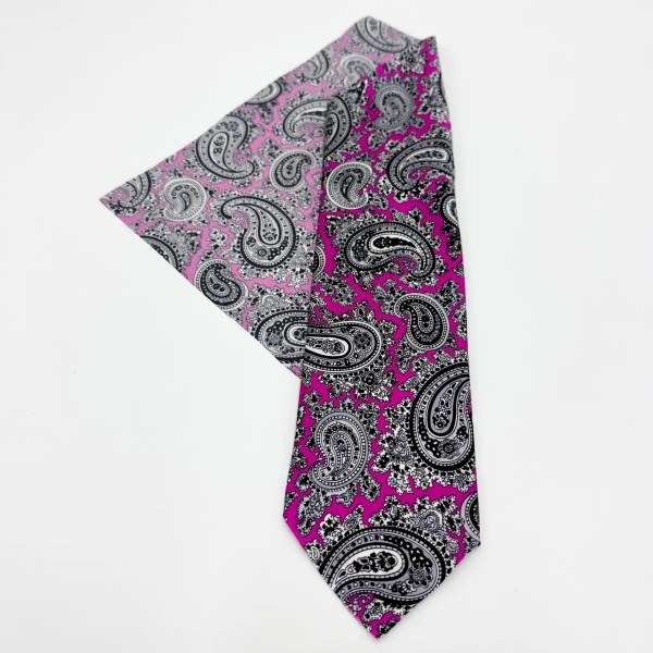 Cravate en soie fuchsia à motif cachemire gris, avec sa pochette assortie