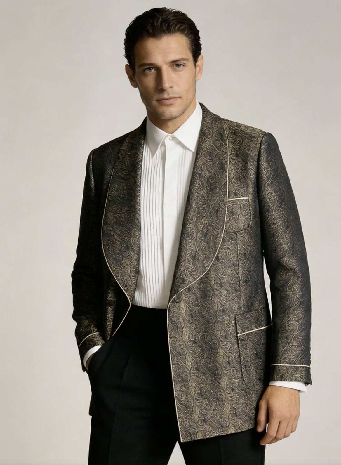 Veste de soirée en brocart bronze à col châle passepoilé, pantalon noir