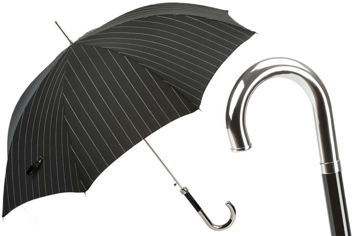 Parapluie Pasotti noir à fines rayures et crosse argentée